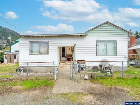 214 Birch Ave, Garibaldi, OR 97118