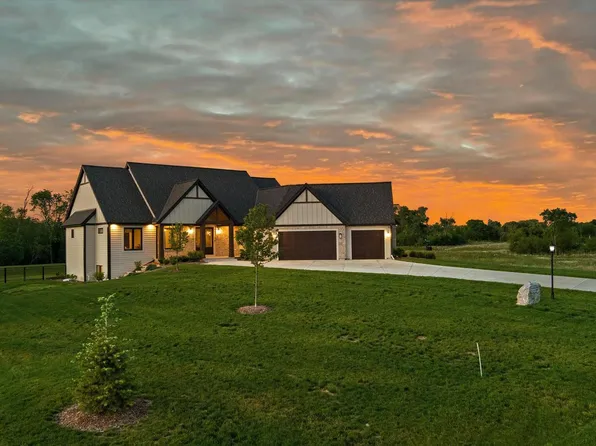 N69W17970 Haven DRIVE, Menomonee Falls, WI 53051