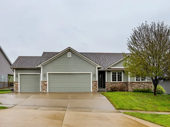 109 S 19th Ct, Indianola, IA 50125