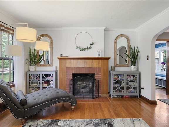 4th image of 1011 W Healey St