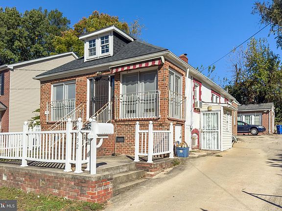 3rd image of 5432 Call Pl SE