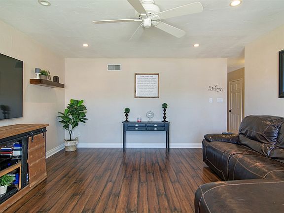 4th image of 10322 Woodpark Dr
