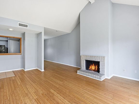 4th image of 2100 Tanglewilde St APT 576