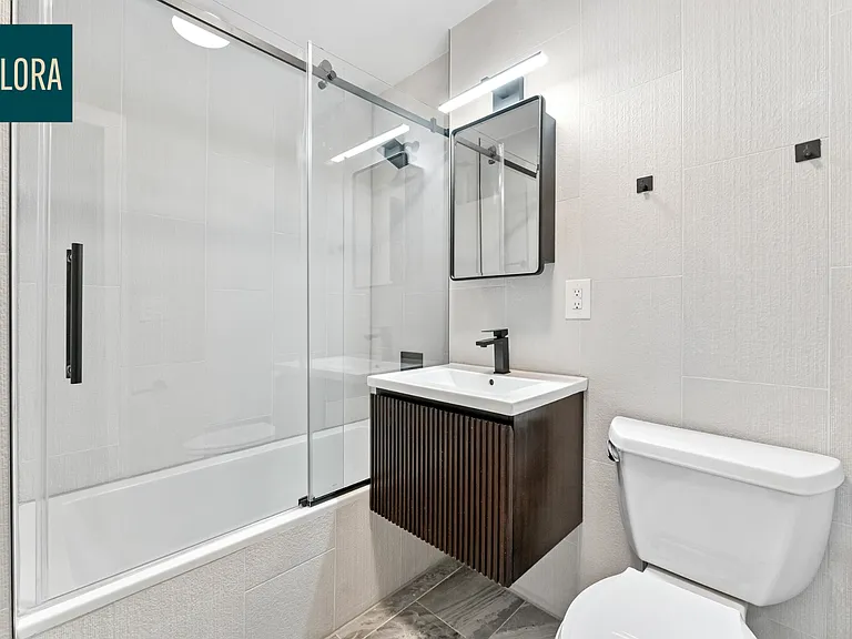 305 E 11th St #4D — Photo 7