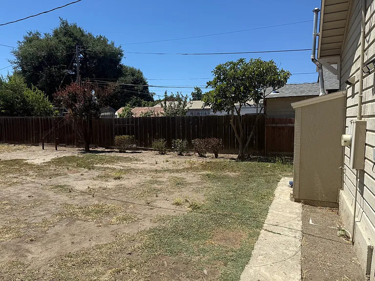 125 N San Lorenzo Ave — Photo 8
