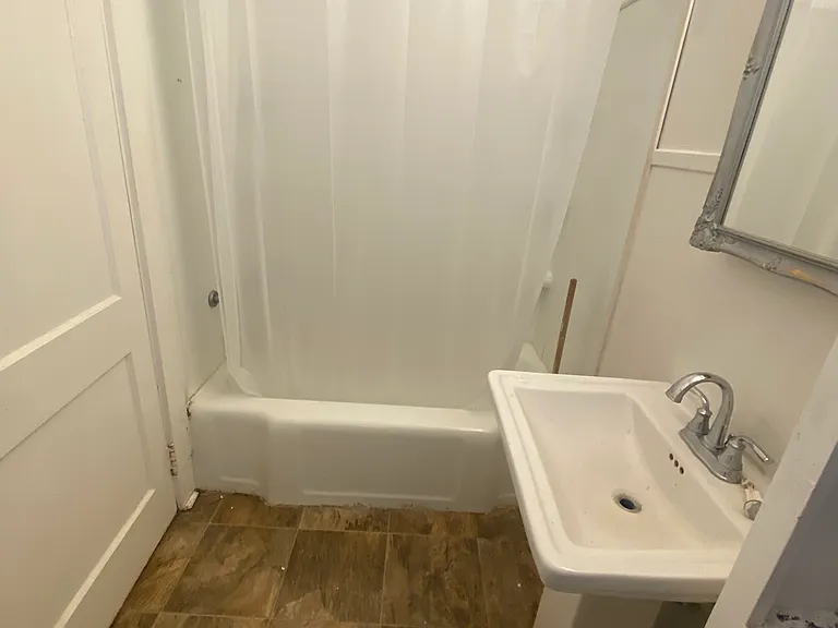 617 Jefferson St E — Photo 10