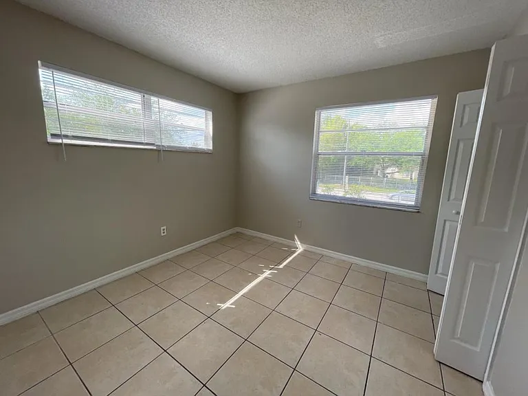 722 W Columbia Ave — Photo 8