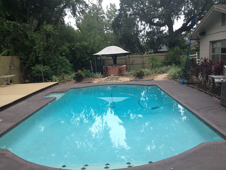 Over-sized Pool and Hot Tub