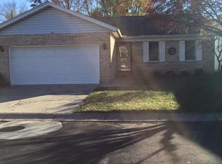811 Spring Lake Cir, Enon, OH 45323