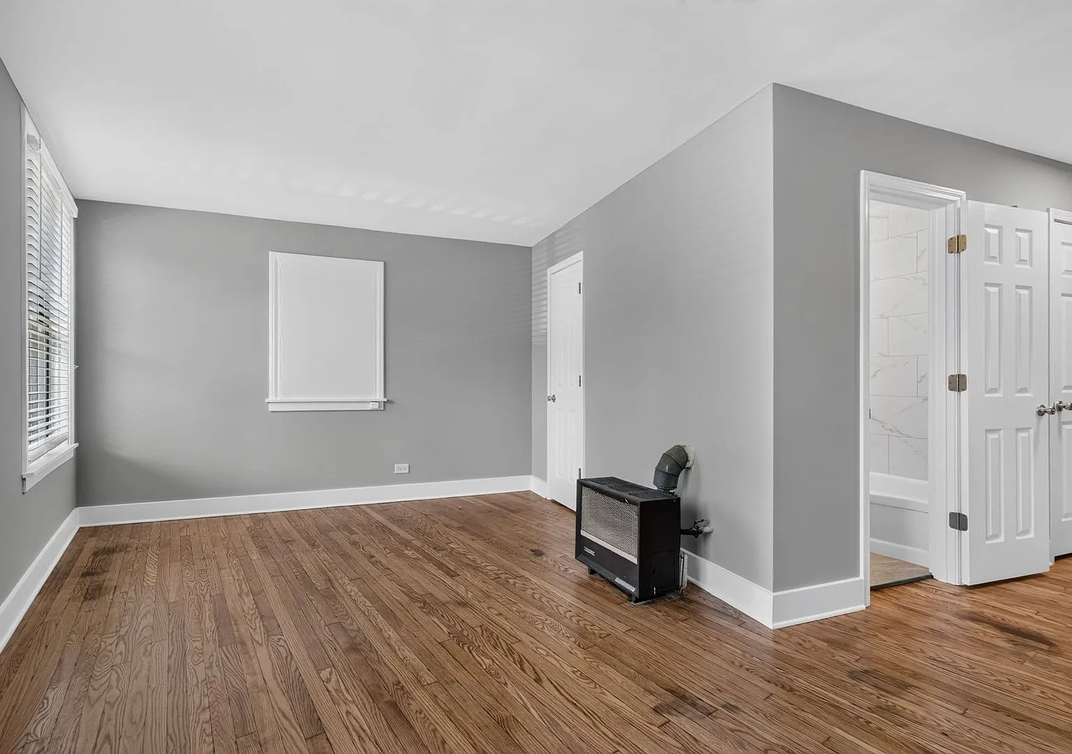 42 S la Grange Rd - Mixed Use — Photo 4