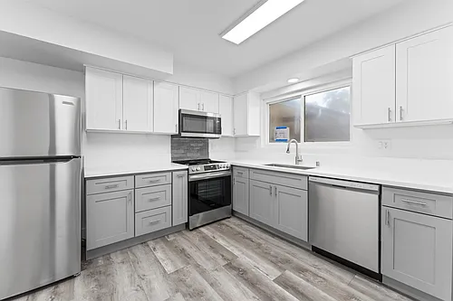 323 14th St Photo 1