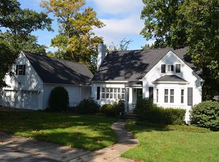 831 Cherokee Ln, Signal Mountain, TN 37377