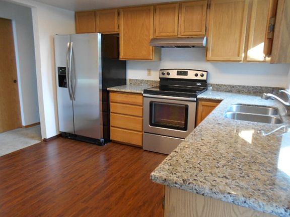 4th image of 11913 SE 220th Ct