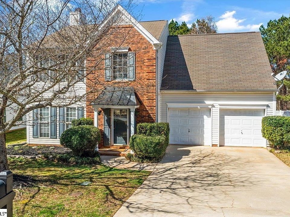 1st image of 15 Brockmore Dr