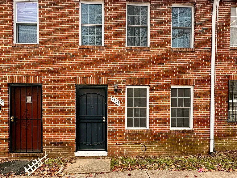 1307 E Madison St — Photo 15