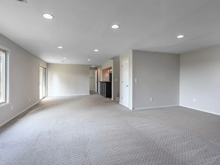 2421 N Fieldstone St — Photo 4