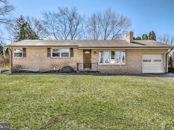 3322 Groton Ln, Dover, PA 17315