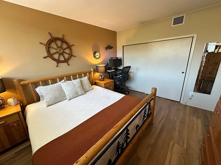 1515 Dock St #402 — Photo 15