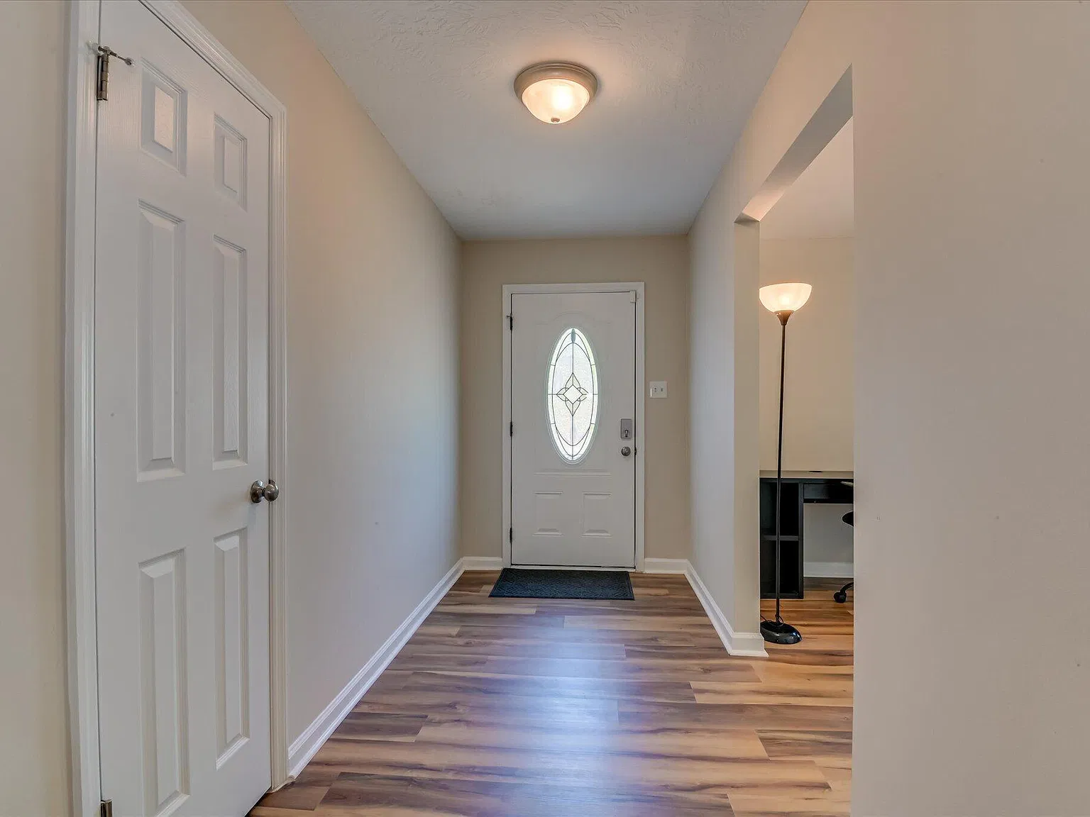 3 bed, 2.0 bath, 2092 sqft, $2,000 — Photo 4