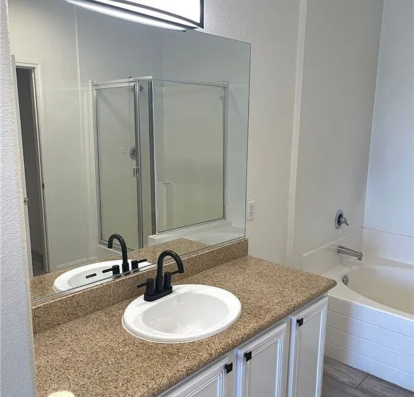 712 Peachy Canyon Cir #201 — Photo 20