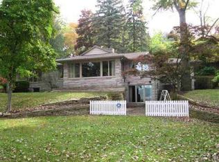 11260 E Crystal Lake Dr, Cement City, MI 49233