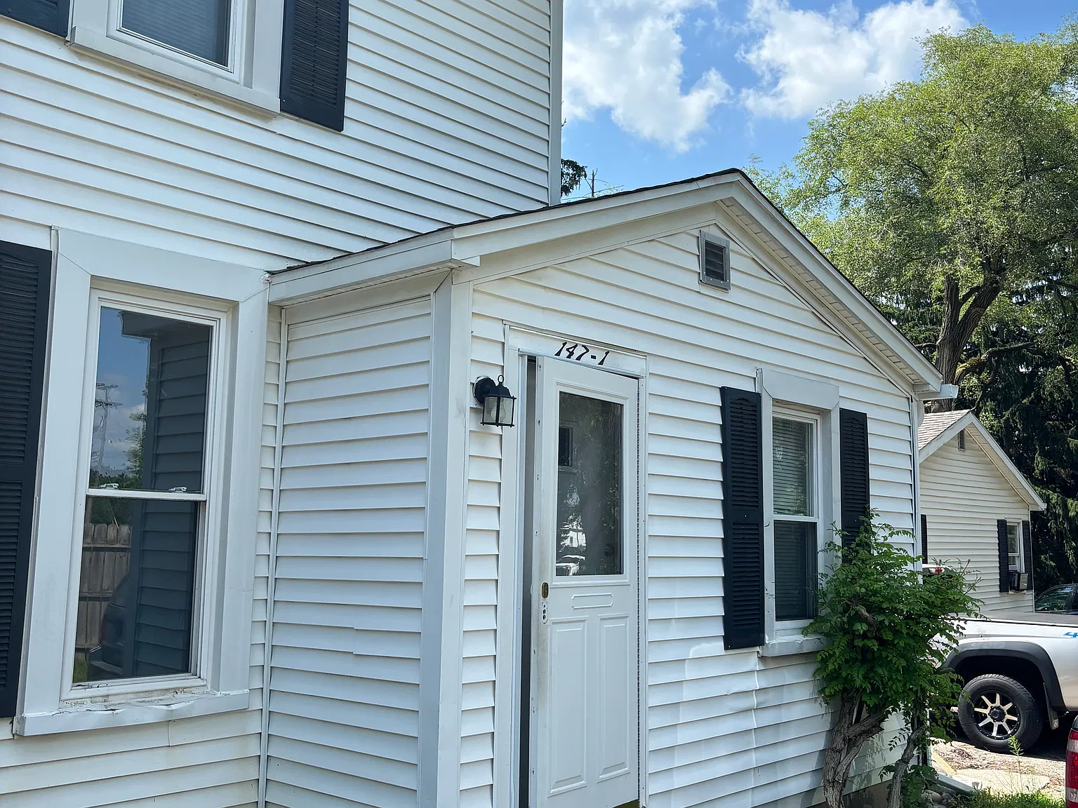 2 bed, 700 sqft, $1,050 — Photo 3