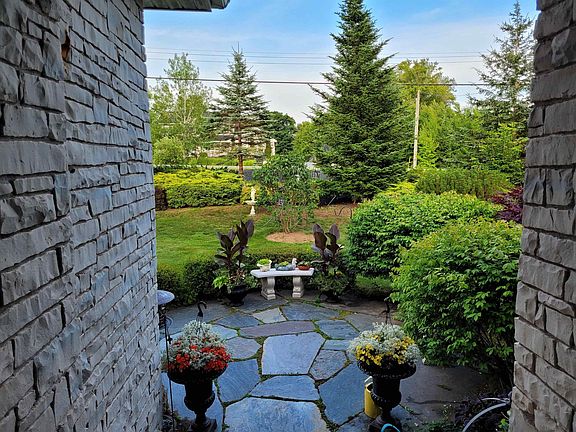 3rd image of 152 Briancrest Rd