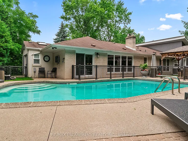 615 Vanessa Cres — Photo 42