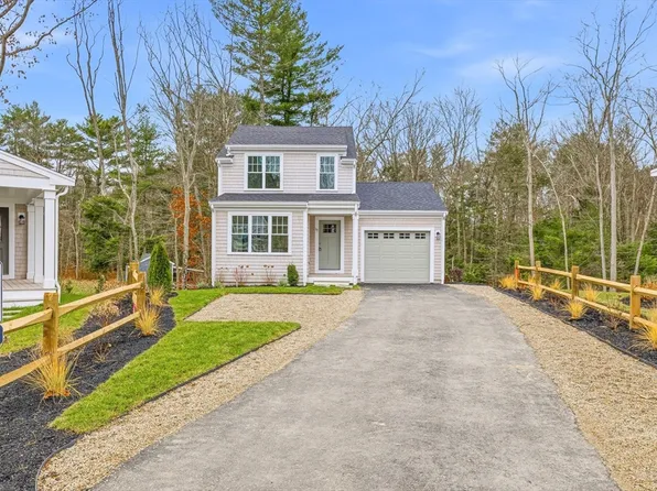 17 Pat Rose Way, Rockland, MA 02370