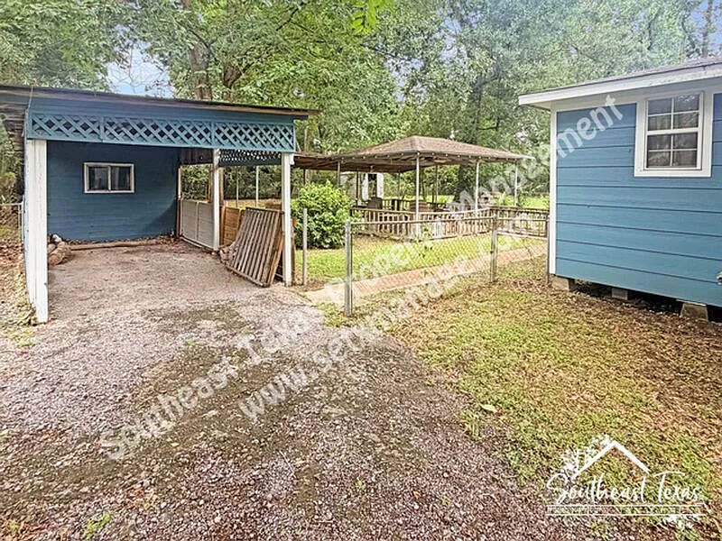 2 bed, 1.5 bath, 1200 sqft, $1,550 — Photo 2