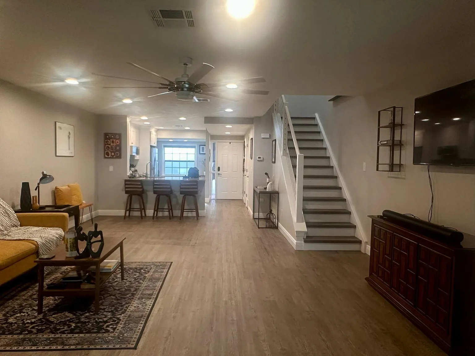 2 bed, 1700 sqft, $2,650 — Photo 3
