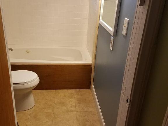 5th image of 202 Cranberry St