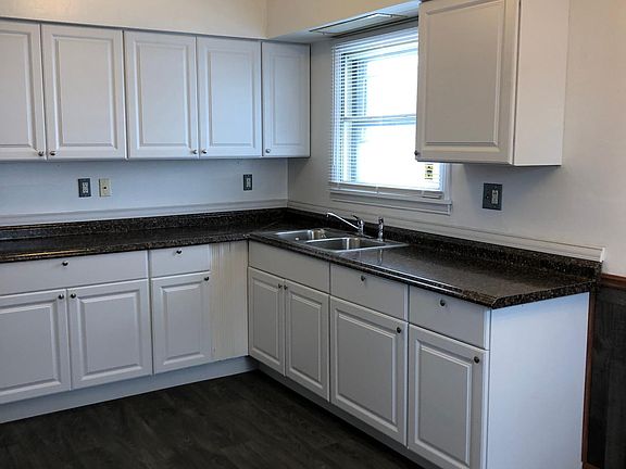 4th image of 26340 Groveland St