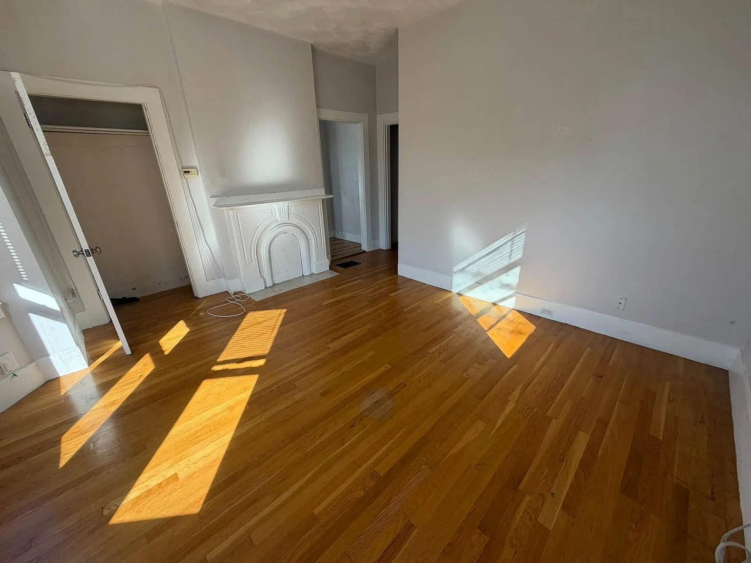 3 bed, 999 sqft, $2,800 — Photo 3