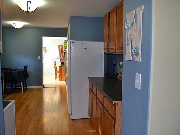 4th image of 604 South 16th Avenue
