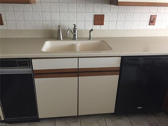 5th image of 3032 Cape Henry Ct
