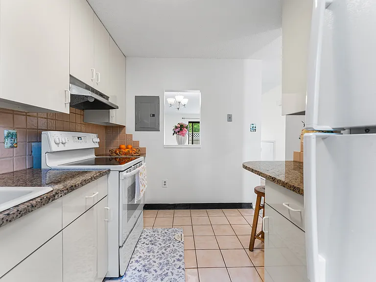 42 Village Brook Ln #42 — Photo 5