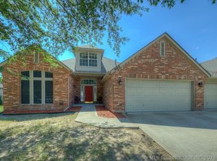 608 N Willow Ave, Broken Arrow, OK 74012