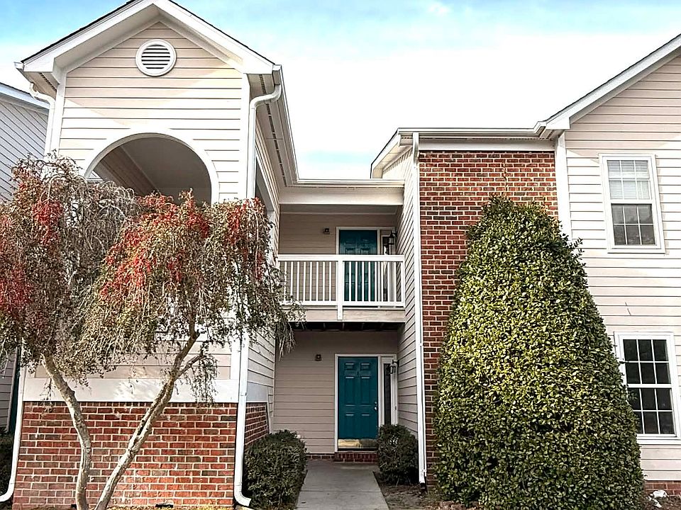 1st image of 709 Clearwater Ct Unit B
