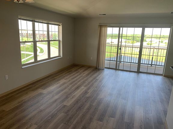 4th image of 1081 Acker Ln APT 304