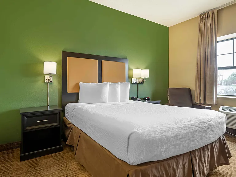 Studio Suite - 1 Queen Bed