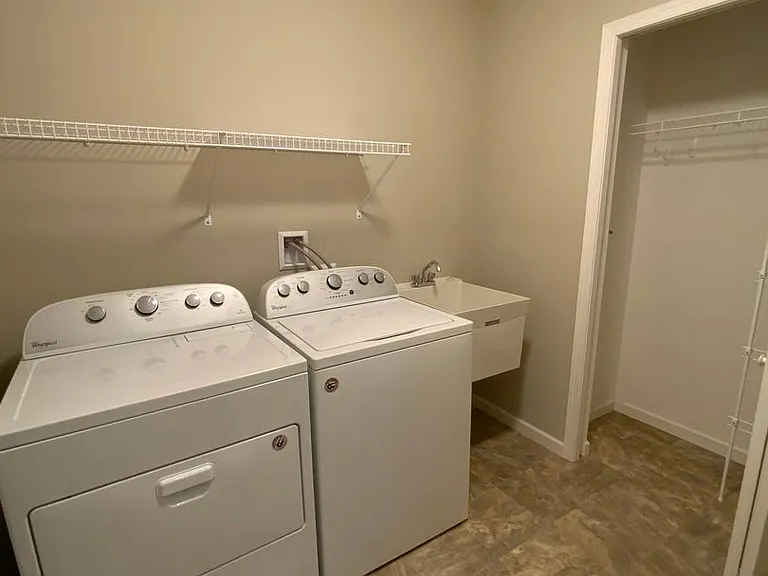 1365 Worthington Dr — Photo 19