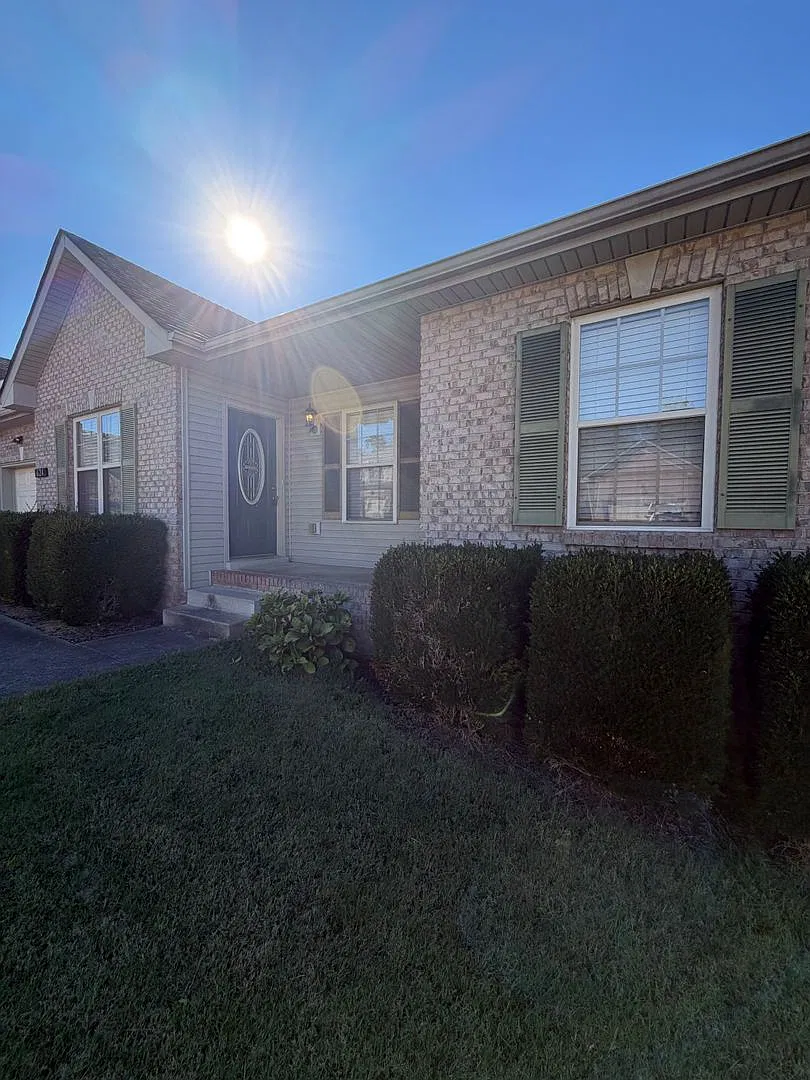 3 Bedroom House Near Fort Campbell with NO HOA! — Photo 2
