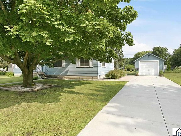 3rd image of 419 3rd Ave NW