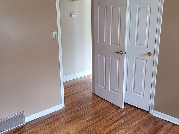 2nd image of 2116 Lucille St