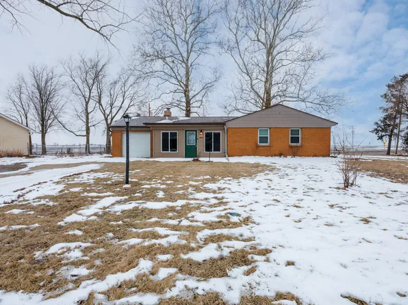 8428 N Shirlane St, Shirley, IL 61772