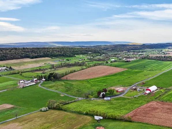 1824 Red Bank Rd, Mc Alisterville, PA 17049