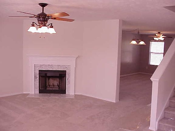 3rd image of 2774 Sutherland Dr
