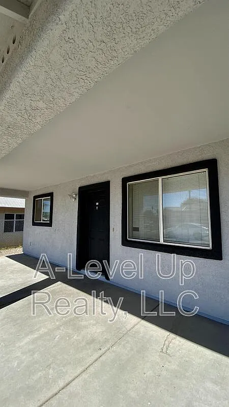 3 bed, 2.0 bath, 1100 sqft, $1,500 — Photo 3