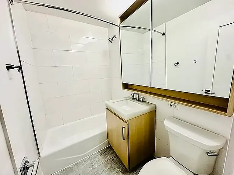 31 E 31st St #12H — Photo 5